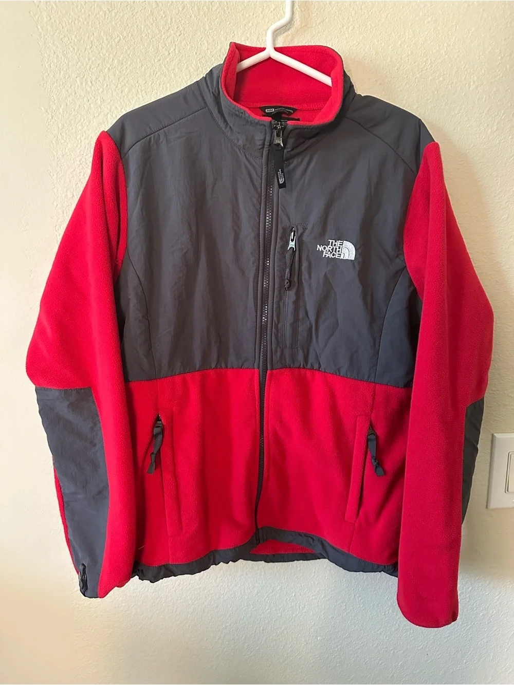 The North Face Men's Red and Gray Fleece Jacket size M/ NWOT 1180